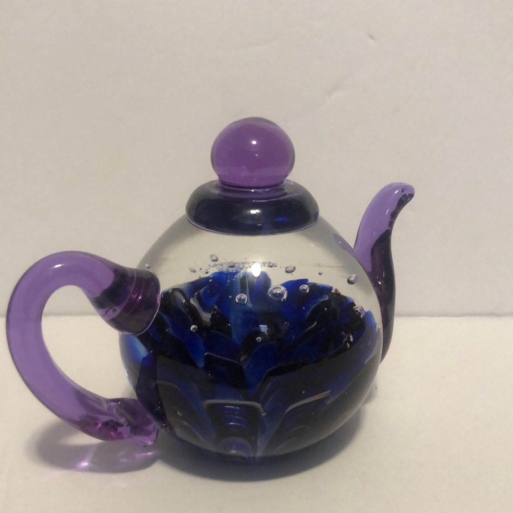 Heirloom Collectibles Dynasty Gallery Purple and Blue Glass Teapot